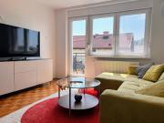 Bright, panoramic apartment with mountain views