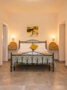 Top Noto