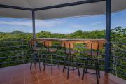 Villa with separate guest house, pool, concierge