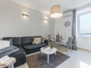 Classic One Bedroom Apartment with Sea View