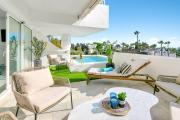 Modern Sea View Apt with Splash Pool in Calahonda