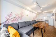 Nihonbashi area 5minute walk to Namba 4 minutes to Ebisucho Station 127 for rent 4 bedrooms 2 baths 2 toilets