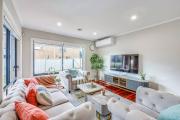 Top Caroline Springs