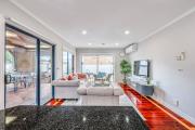 Top Caroline Springs