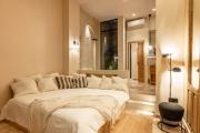 Suite Boutique con Bañera y Cine Privado - Centro Histórico de Málaga