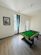 Appart cosy avec billard, à Bort