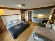 Avouitzons Medran Apartments - Ski-in Ski-out 30 meters from Medran lift and 40 meters from W Hotel