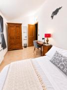 DoMY Private Rooms Rental Carrara