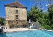 Maison en Pierre pour 12 personnes avec piscine