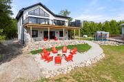 Modern Hay Bay Retreat Starlink Tobermory