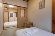New! Direct access to Namba 茶宸宿 花園町駅まで徒歩圏内