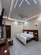Top Orchha