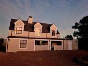 Country Retreat with Pool Braai, Sleeps 6