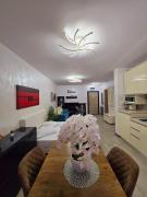 Luxury Holiday SeaSide Apartment - Beach Pool & Spa Resort