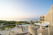 Romantic Jacuzzi Apartment by the Sea,Cape Rodon