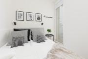Sunny Apartment in the Center with Balcony & Air Conditioning by Noclegi Renters