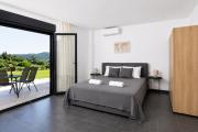 Hilltop Apartment 9