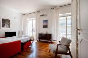 GuestHost - Bright Balcony Flat in Central Bari