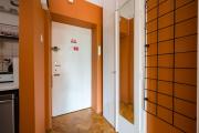 Nowa Praga Classic Studio by BookingHost