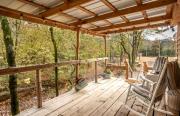 01) Lil Rustic with Hot Tub