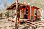 Cozy Riverfront Cabin with Outdoor Cedar Shower near Route 66 in St. Robert, Missouri