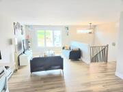Bright Family Home – 5 min to Moncton Airport.