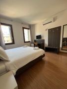 3 Venice rooms Hotel,Piazza Ferretto, M9 Museum, Duomo,Teatro Toniolo, Airport, Wi Fi, Central City, Family, Group Friends