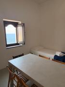 Top Stromboli