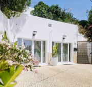 Casa Limoeiro - Elegance and Comfort in Luz, Lagos