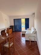 Bemposta Garden Apartment by Rosado