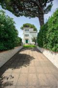 Villa Castelli Romani con Piscina & Giardino Privato, 8 Ospiti
