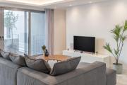 The HostMaster Metropolis Vibe