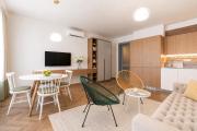 Stylish Urban Retreat, Bright and Elegant Apartment