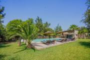 MOGASURF Camp - Sunset Villa Guesthouse