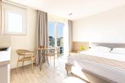 Lian 9 - Deluxe Studio Apartment w Kitchen & Parking, BRAND NEW - Lungomare 3 min