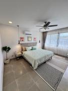 Villa for 7 with Private Pool & Gym Near Jacó