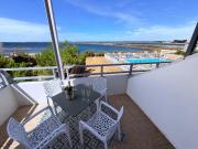 Studio vue mer avec terrasse et piscine