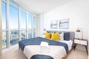 Modern High-Rise Gem by Rogers Centre Sleeps 4