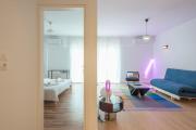Zen Bright, Exarchia