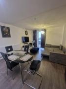 Charming 1-Bedroom Apartment with City View in Central London