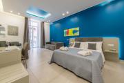 Top Naples