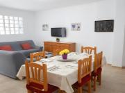 Apartamento en Conil de la Frontera ubicado en en una zona tranquila y muy bien situada para disfrutar del pueblo y de la playa sin necesidad de coche SOLO PARA FAMILIAS Y PAREJAS