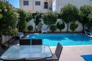 Top Paralimni