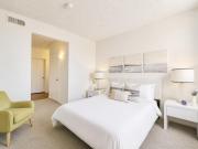 SPECIAL OFFER - Modern Apartment in La Jolla UTC with Free Parking - Close to Beaches, Shopping, Dining, UCSD
