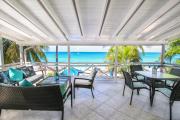 Beachfront apt on stunning paynes bay - Bora Upper