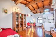 Le Fontane With View Lake - Happy Rentals