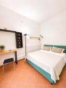 Loft in the Heart of Naples -Privacy -Wifi-Metro-