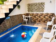Casa moderna, central, con piscina privada