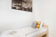 Stylish Apartment Near the Old Market Square, Pet Friendly by Noclegi Renters