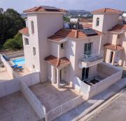Top Paralimni